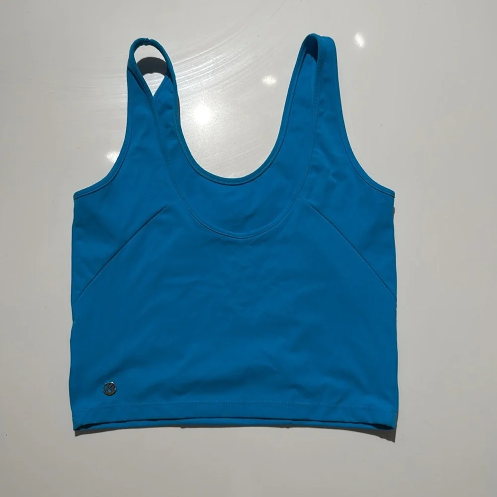 Workout top - Picture 2 of 3